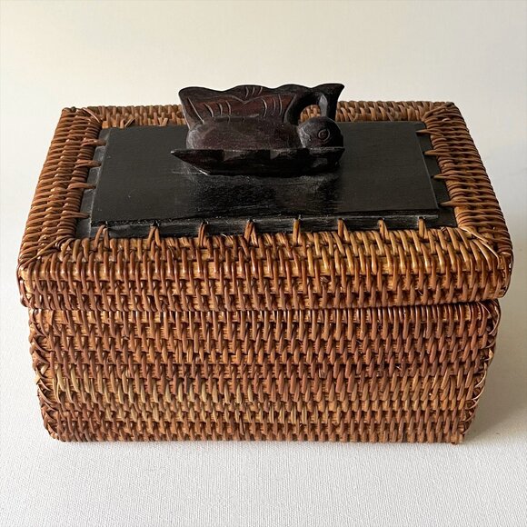 Vintage Indonesian Lombok Handcrafted Woven Basket Box Carved Wood Butterfly Lid - Picture 2 of 8
